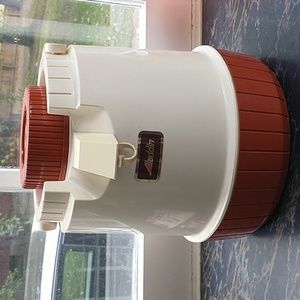 One Gallon Pump a Drink Jug Aladdin Thermos
